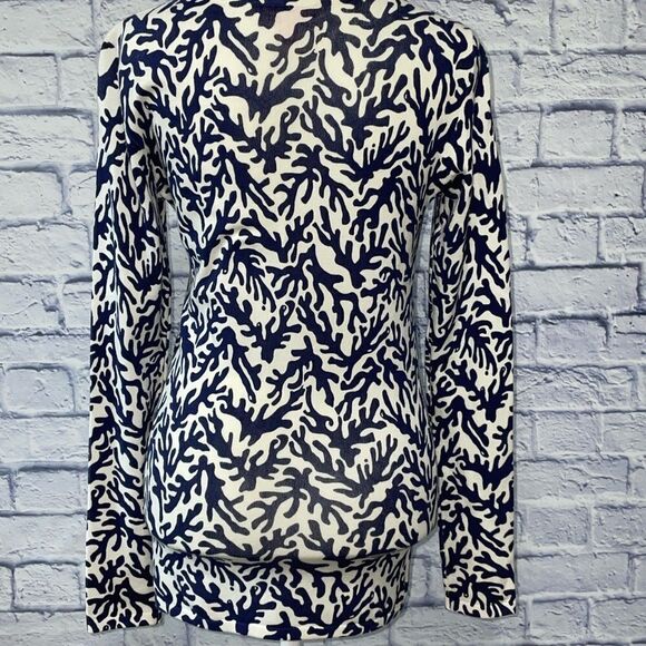 Lilly Pulitzer Adelaide V-neck Sweater In Bright Navy Treasure - Picture 4 of 14